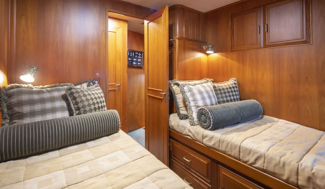 56′ 1987 Ocean Alexander