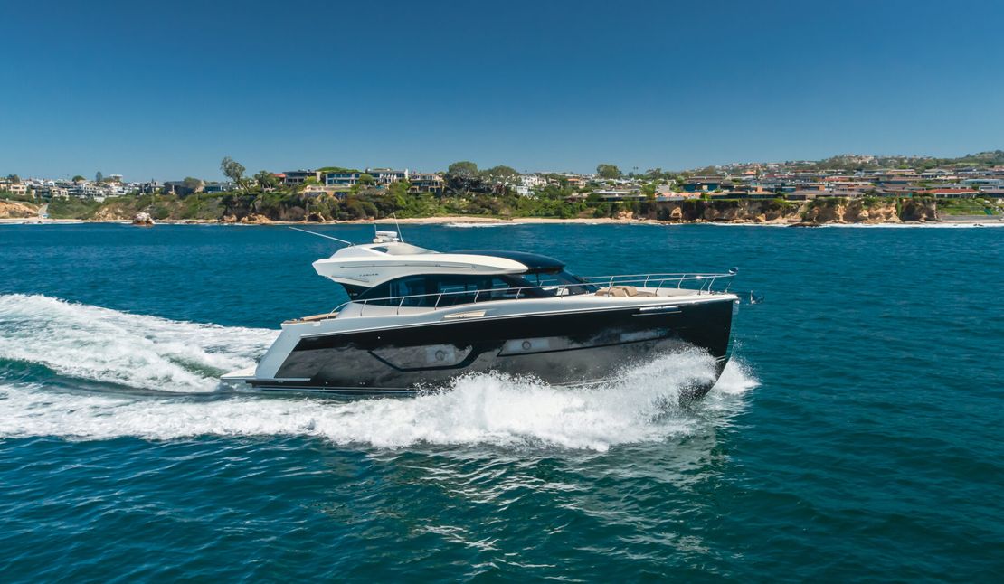 52′ 2020 Carver