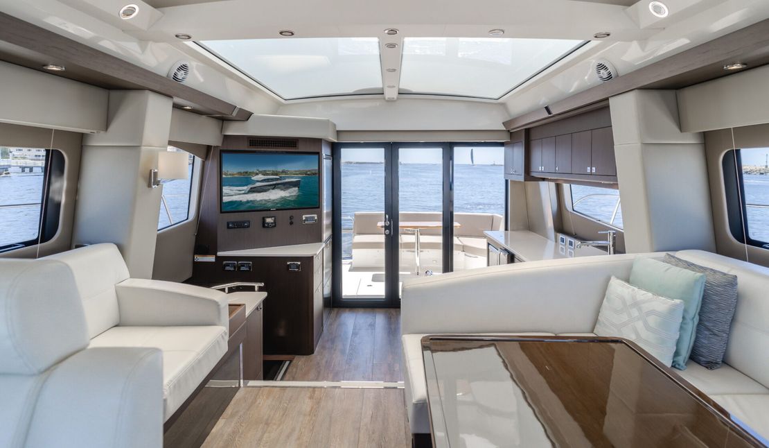 52′ 2020 Carver