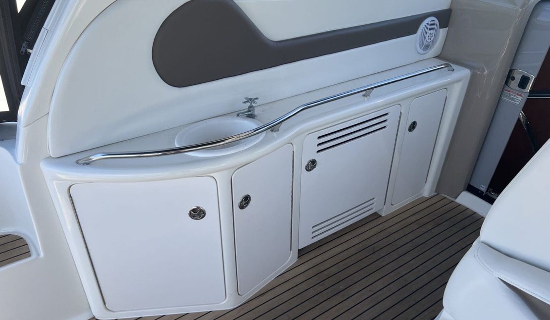38′ 2003 Sea Ray