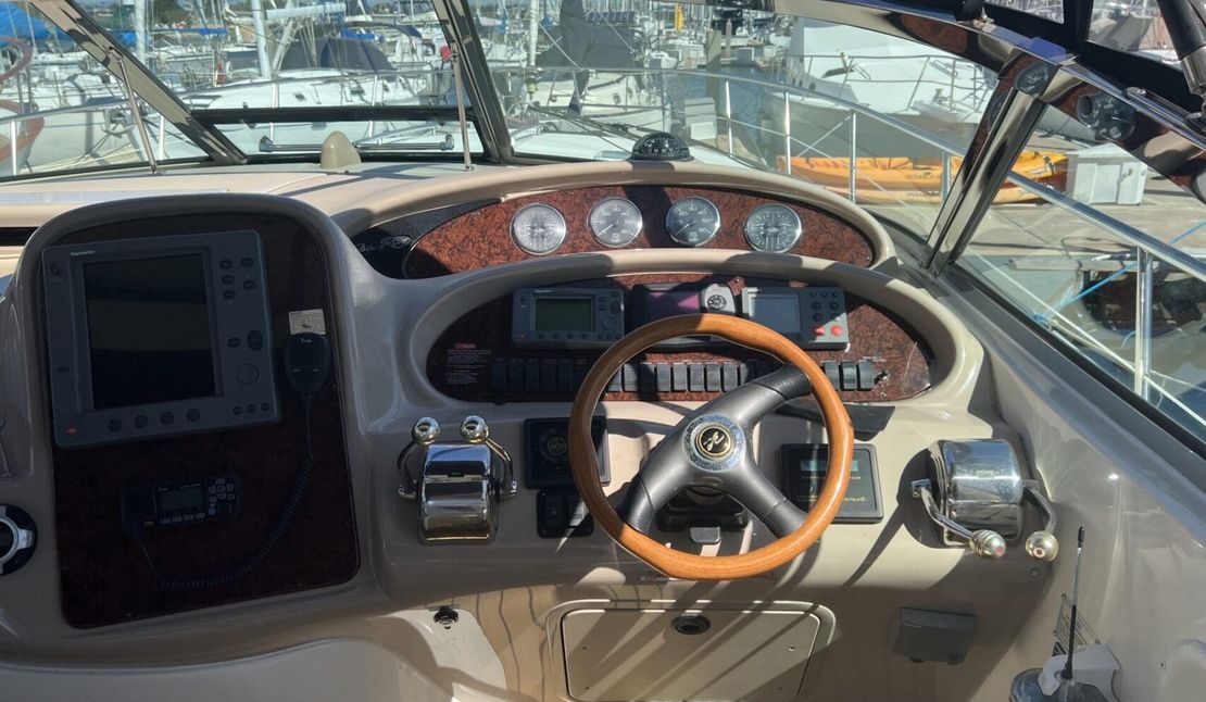 38′ 2003 Sea Ray
