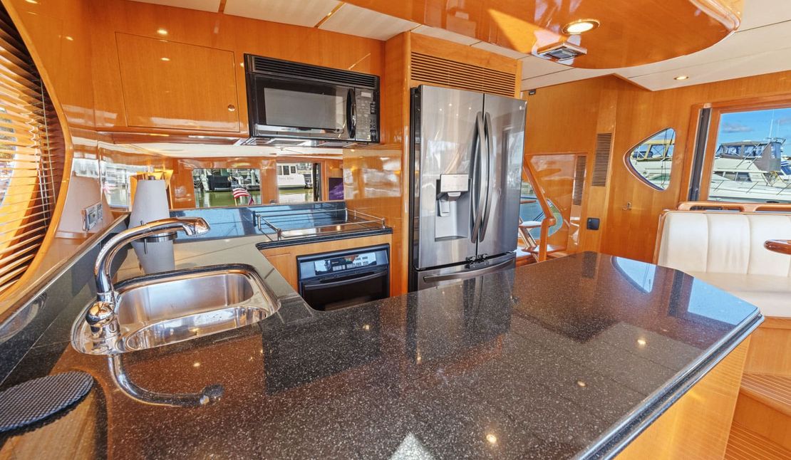 64′ 2005 Ocean Alexander