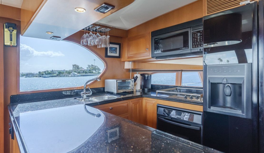 55′ 2005 Ocean Alexander