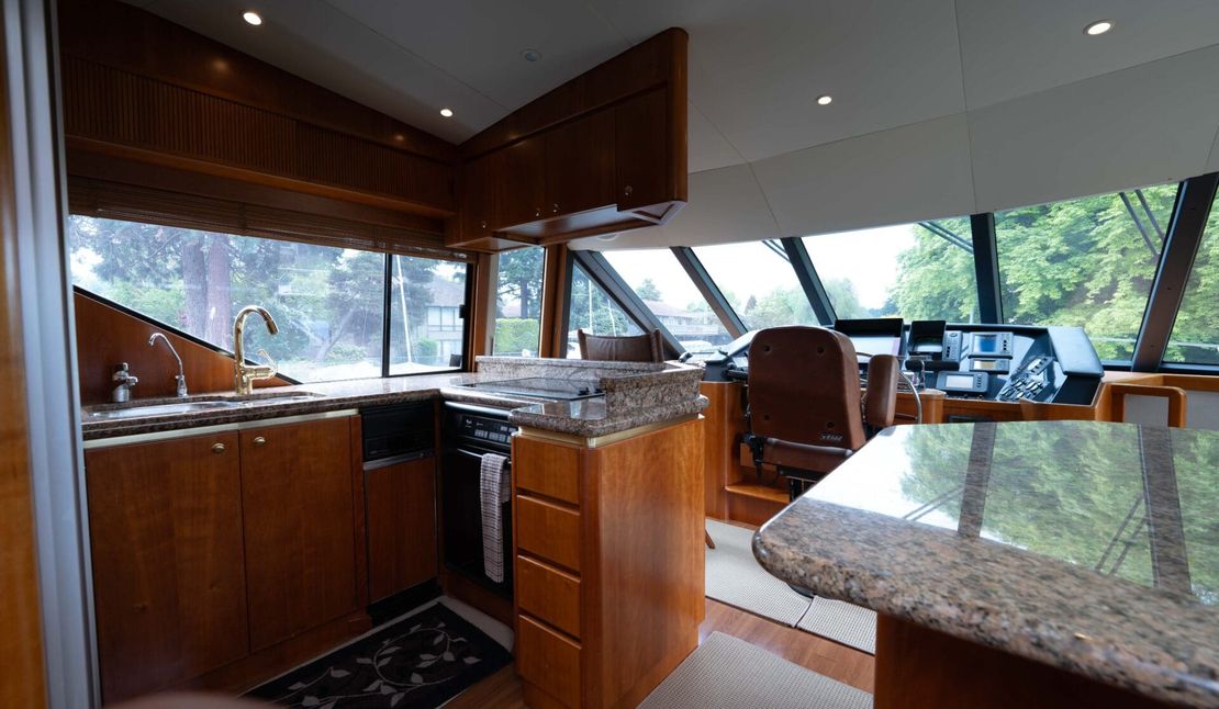 58′ 2001 West Bay