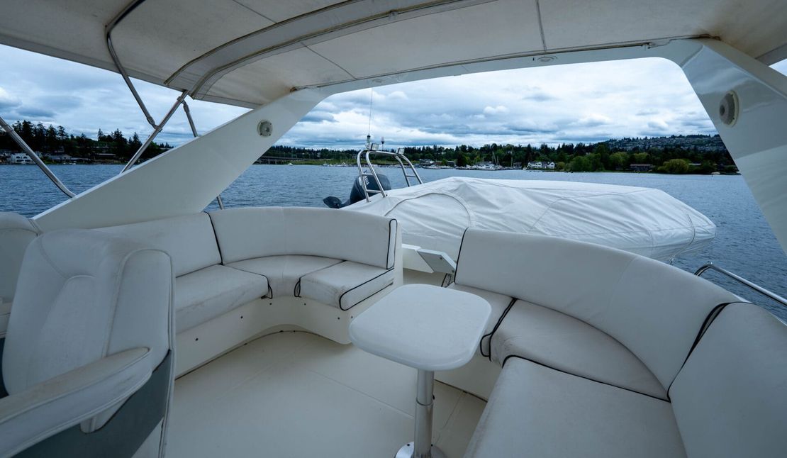 58′ 2001 West Bay
