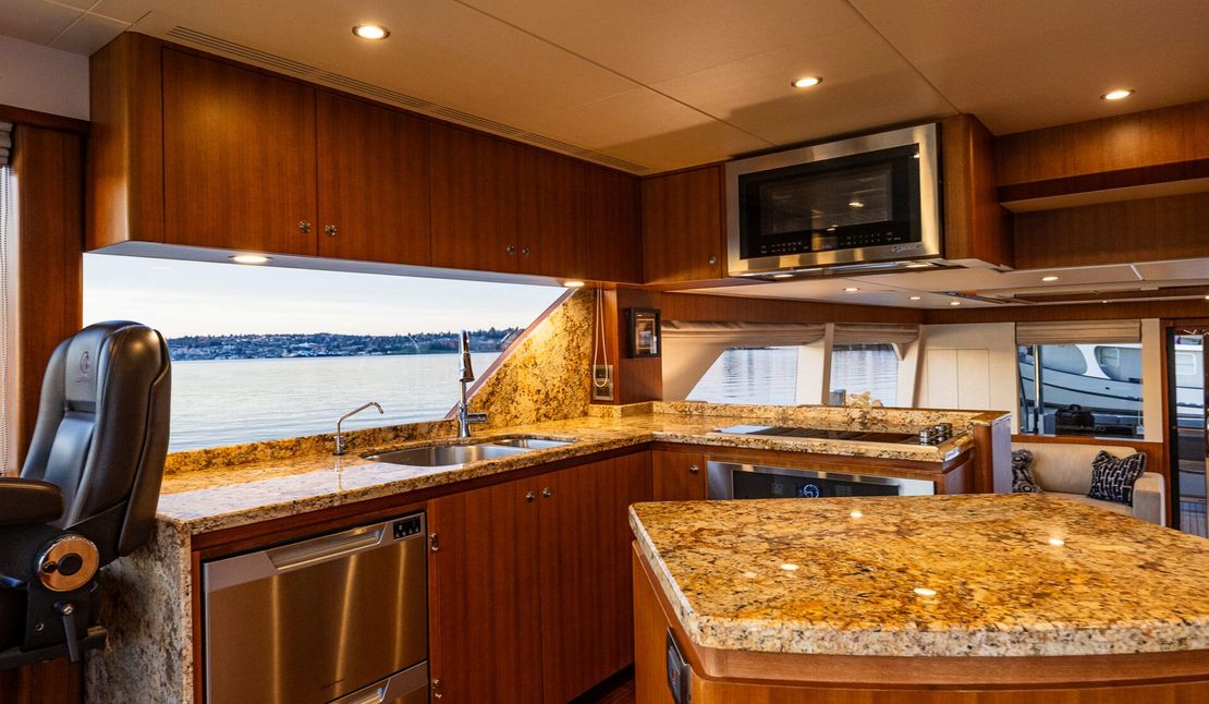 72′ 2017 Ocean Alexander