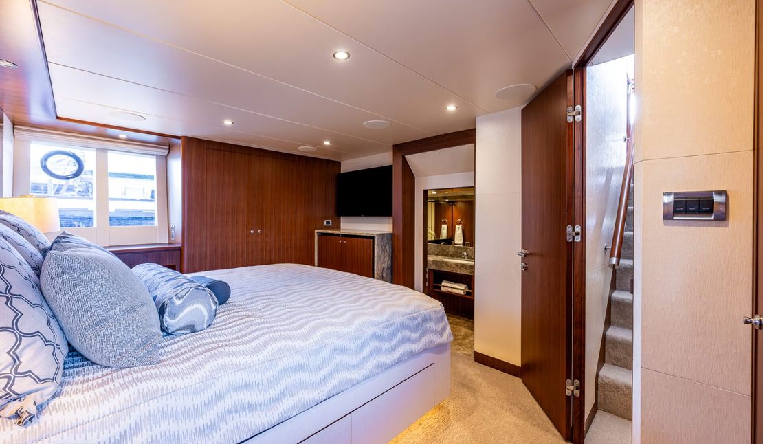 72′ 2017 Ocean Alexander