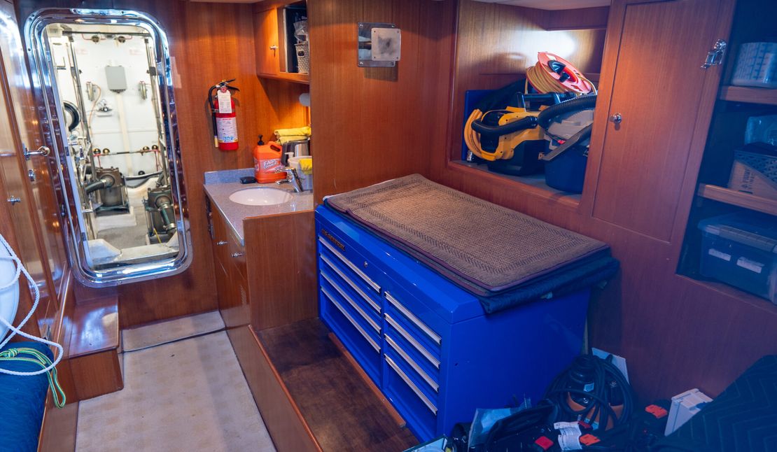 70′ 2003 Ocean Alexander