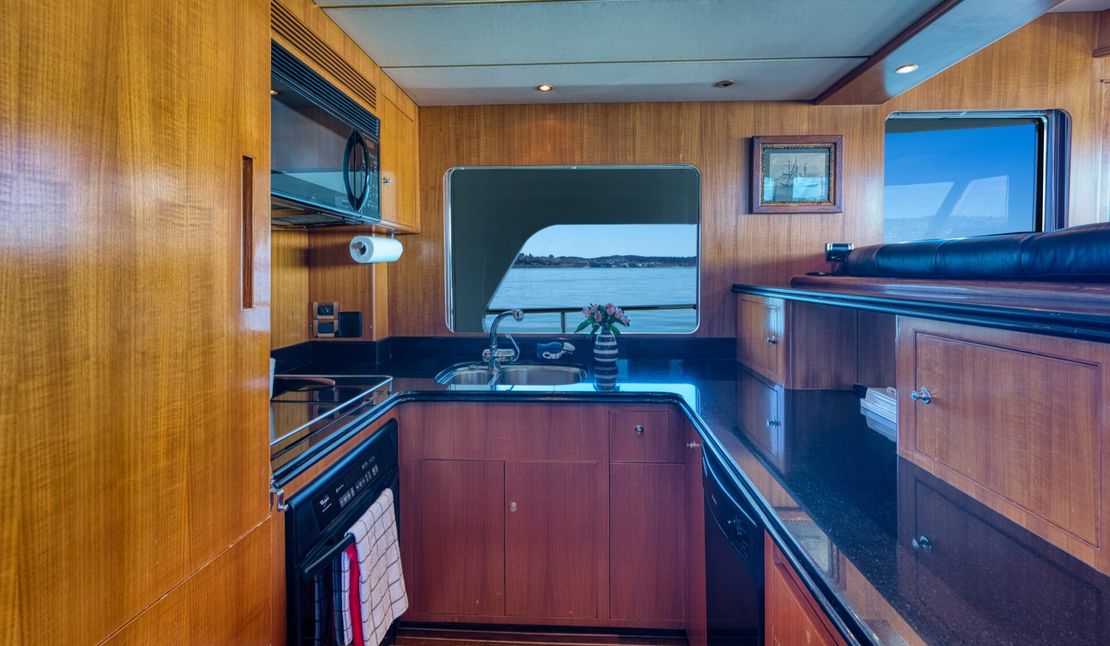 70′ 2003 Ocean Alexander