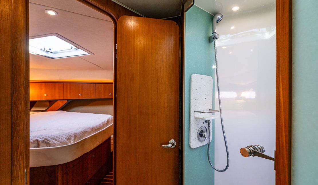 40′ 2006 Tiara