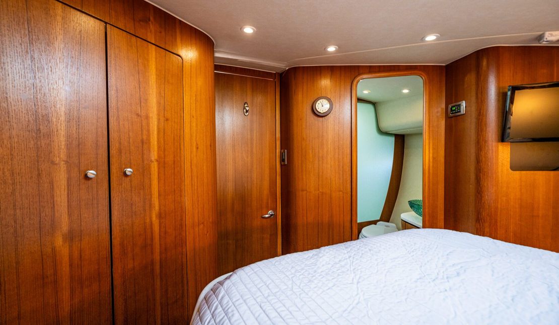 40′ 2006 Tiara