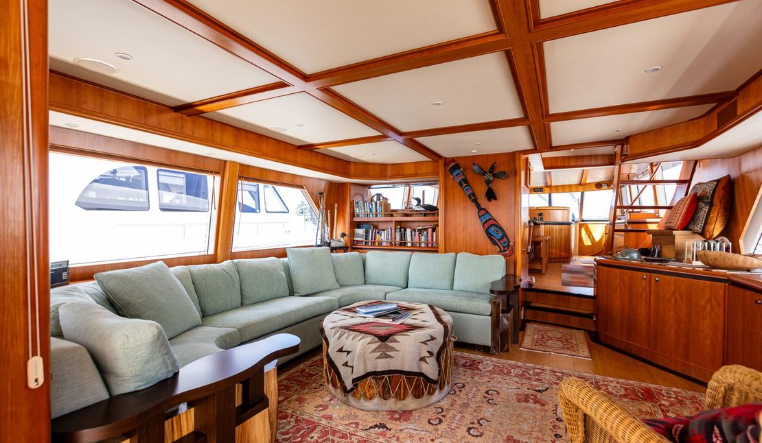 86′ 2005 West Bay