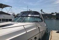 31′ 2015 Rinker 310 Express Cruiser