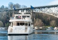 100′ 2018 Ocean Alexander Skylounge Motor Yacht