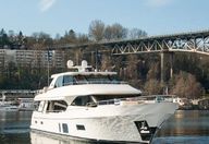 100′ 2018 Ocean Alexander Skylounge Motor Yacht