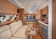 31′ 2015 Rinker 310 Express Cruiser