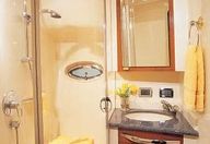 39′ 2003 Sea Ray 390 Motor Yacht ‘Wicked Wahine’