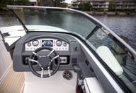 28′ Regal Bowrider