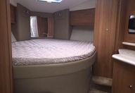 31′ 2015 Rinker 310 Express Cruiser