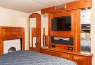 56′ 2007 Cruisers 560 Express ‘Our Trade’