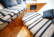 60′ 2001 Hatteras Convertible ‘Our Trade’