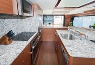 70′ 2018 Ocean Alexander Evolution 70E15