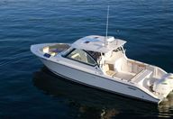 32′ 2018 Pursuit 325 DC