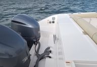 32′ 2017 Pursuit OS325