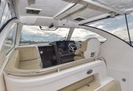 32′ 2017 Pursuit OS325