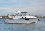 32′ 2017 Pursuit OS325