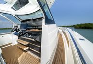 Tiara Yachts 48 LS