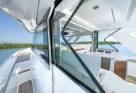 Tiara Yachts 48 LS