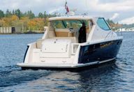 39′ 2009 Tiara Sovran