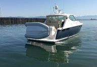 39′ 2009 Tiara Sovran
