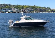 39′ 2009 Tiara Sovran