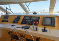 75′ 2001 Hatteras Cockpit Motor Yacht