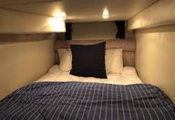 37′ Maxum SCR 2005