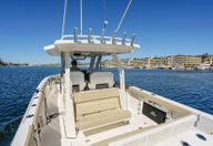 32′ 2019 Pursuit S328