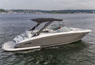 28′ 2018 Regal Bowrider