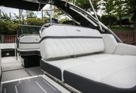 28′ 2018 Regal Bowrider