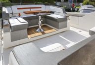 38′ 2019 LS Tiara Sport