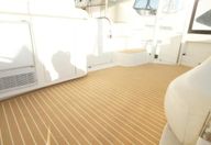 37′ 2003 Cruisers Yachts 3750 AC