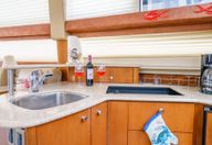 41′ 2006 Meridian 391 Sedan Bridge ‘Zeeker’