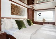 88′ 2019 Ocean Alexander Skylounge 88E21