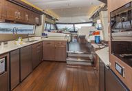 52′ 2019 C52 Carver Command Bridge