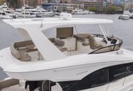 52′ 2019 C52 Carver Command Bridge