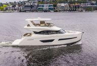 52′ 2019 C52 Carver Command Bridge