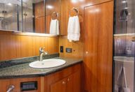 45′ 2005 Cruisers Yachts 455 Express Motoryacht