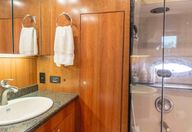 45′ 2005 Cruisers Yachts 455 Express Motoryacht