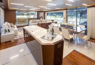 90 Revolution 2020 Ocean Alexander 90R03